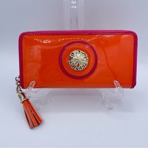 Bosom Buddy Sand Dollar Clutch Wallet OS